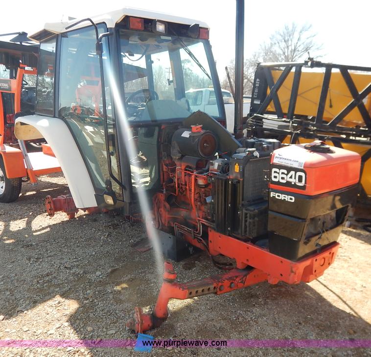 image for item I5004 1997 Ford 6640 tractor
