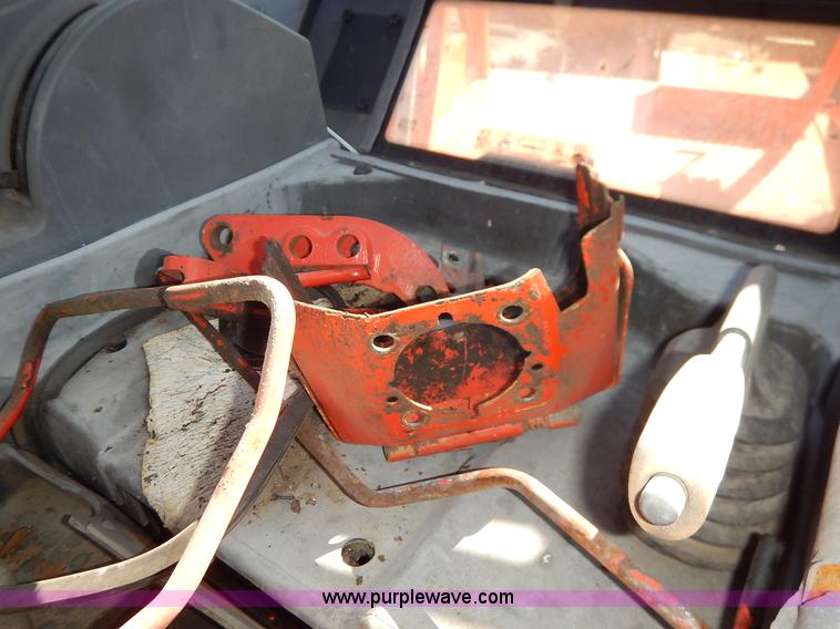 image for item I5004 1997 Ford 6640 tractor