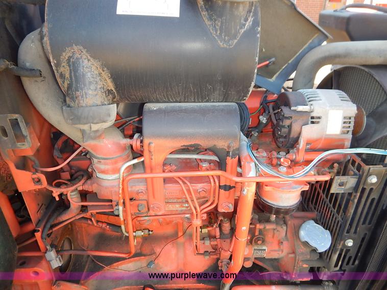 image for item I5004 1997 Ford 6640 tractor