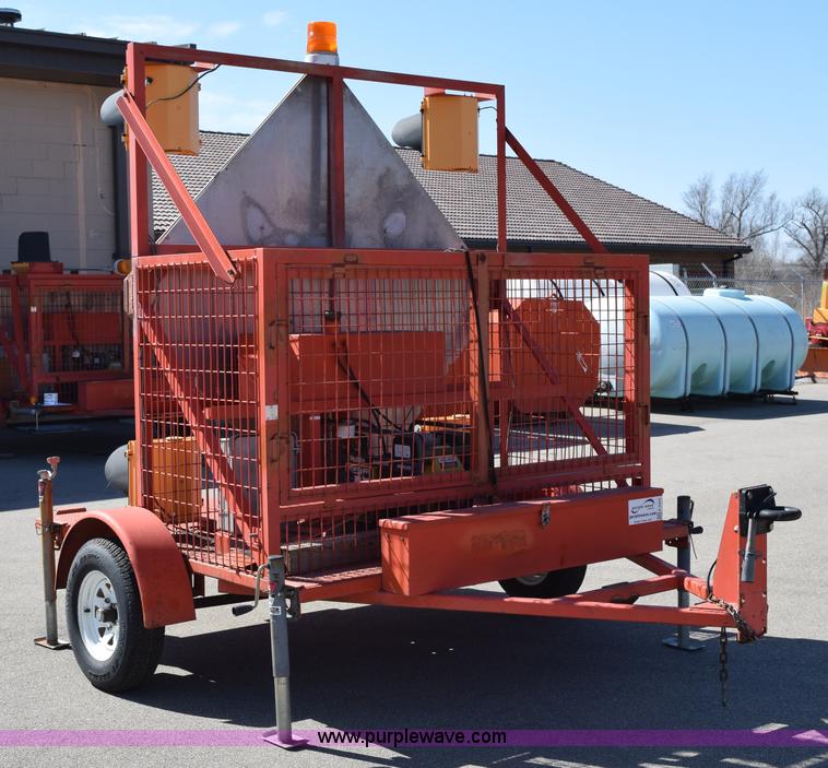 image for item K2334 2001 Lucas light trailer