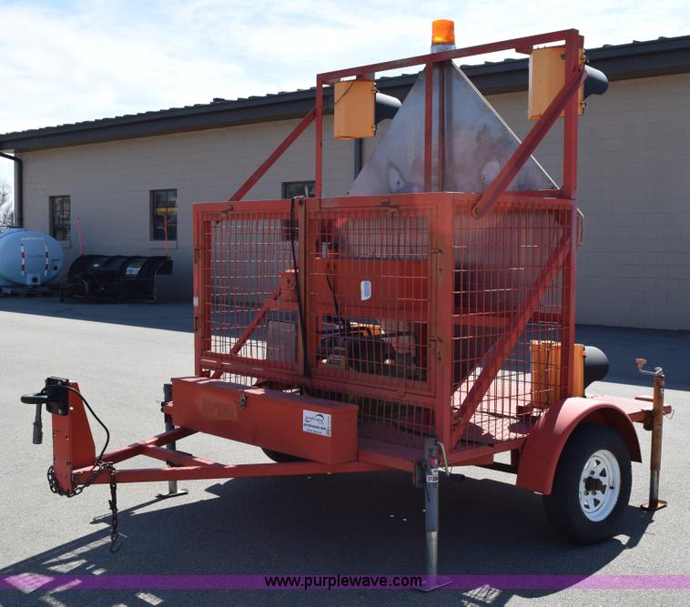 image for item K2334 2001 Lucas light trailer