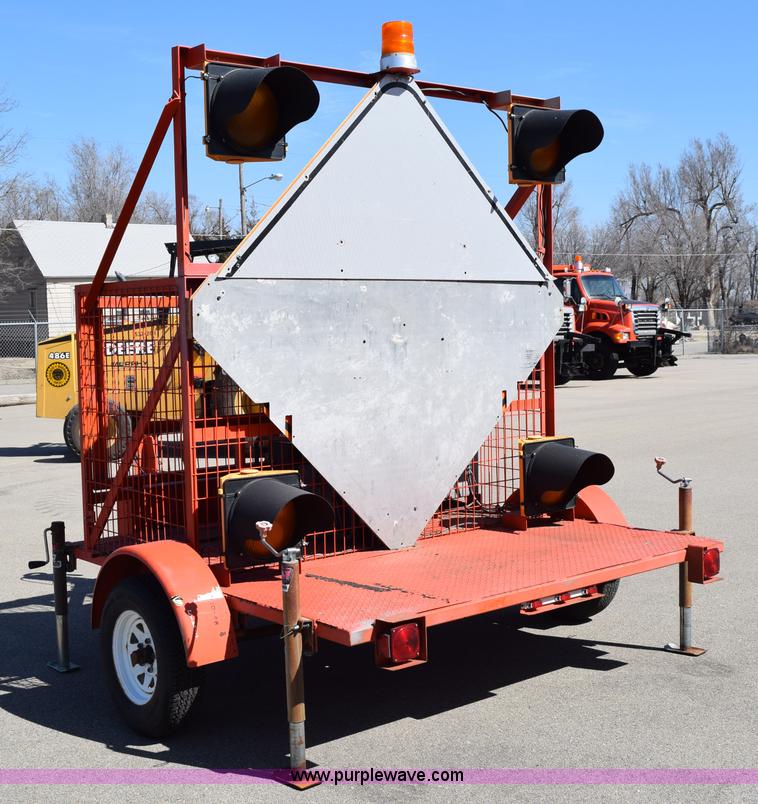 image for item K2334 2001 Lucas light trailer