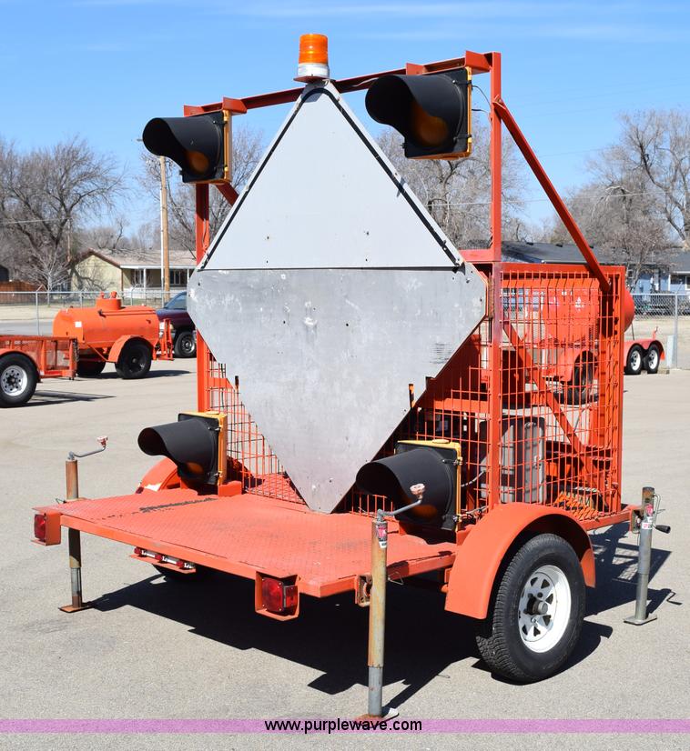 image for item K2334 2001 Lucas light trailer