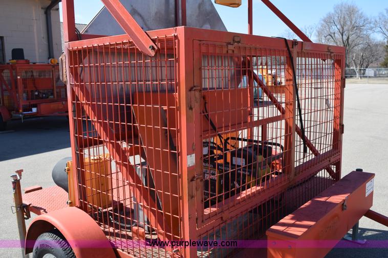 image for item K2334 2001 Lucas light trailer