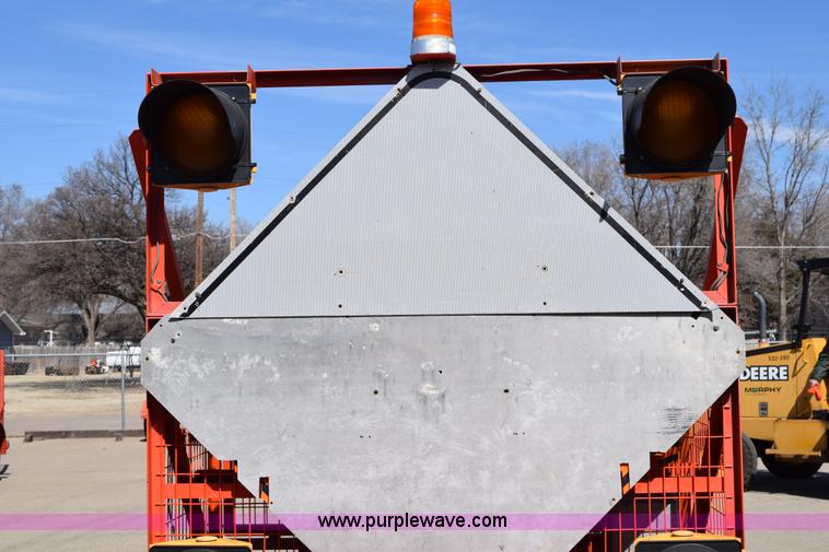 image for item K2334 2001 Lucas light trailer