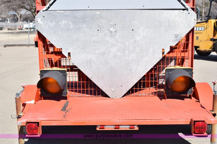 image for item K2334 2001 Lucas light trailer