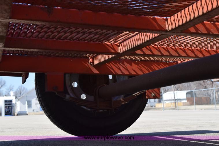 image for item K2338 2003 King HDB10S utility trailer