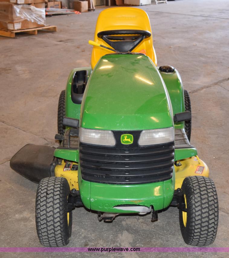 image for item K2346 2006 John Deere LT180 lawn mower
