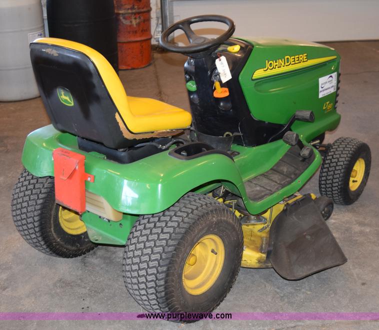 image for item K2346 2006 John Deere LT180 lawn mower