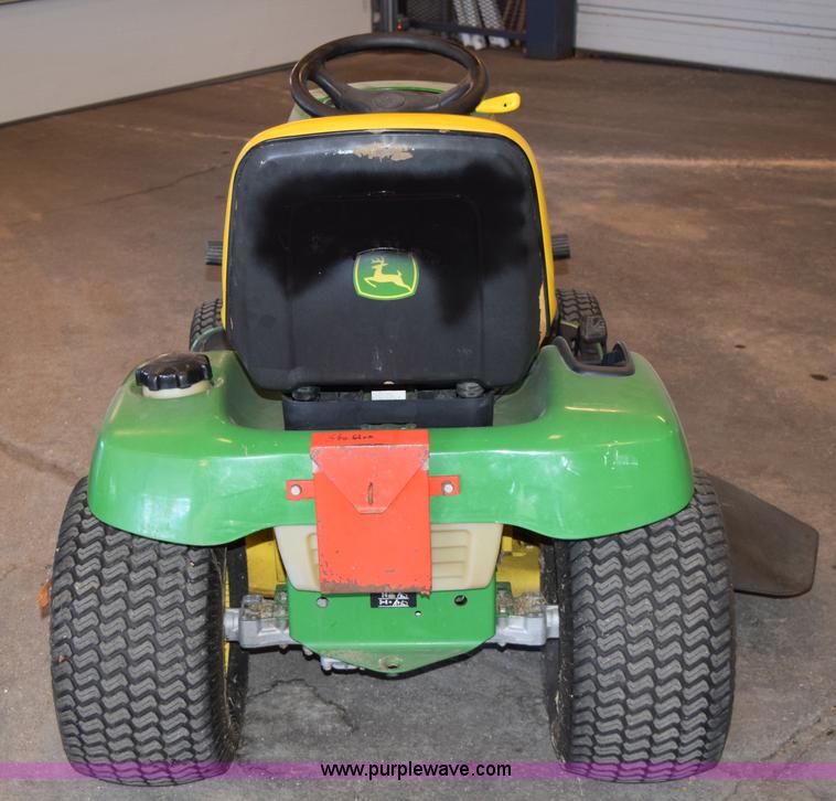 image for item K2346 2006 John Deere LT180 lawn mower