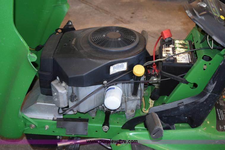 image for item K2346 2006 John Deere LT180 lawn mower