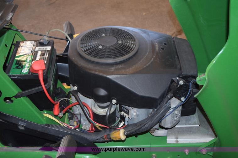 image for item K2346 2006 John Deere LT180 lawn mower