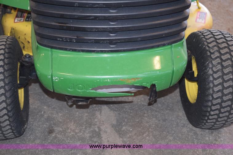 image for item K2346 2006 John Deere LT180 lawn mower