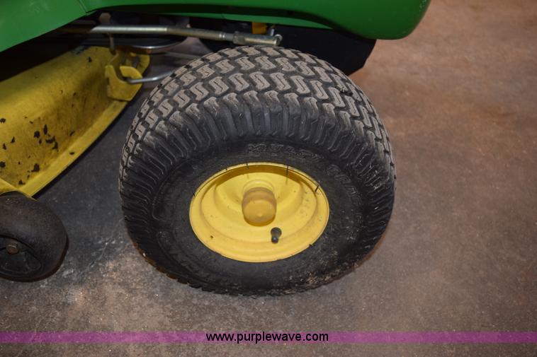 image for item K2346 2006 John Deere LT180 lawn mower