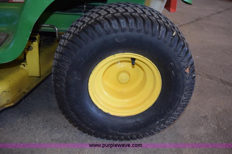 image for item K2346 2006 John Deere LT180 lawn mower