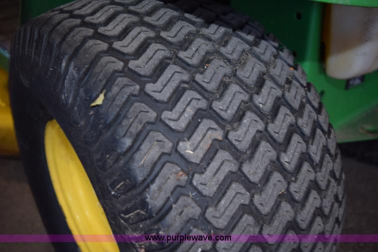 image for item K2346 2006 John Deere LT180 lawn mower