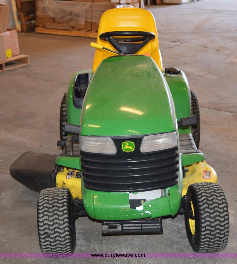 image for item K2347 2006 John Deere LT180 lawn mower