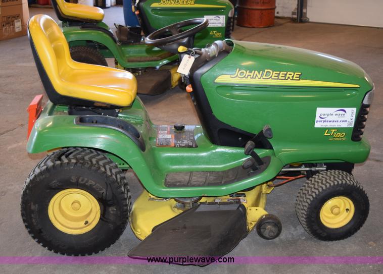image for item K2347 2006 John Deere LT180 lawn mower