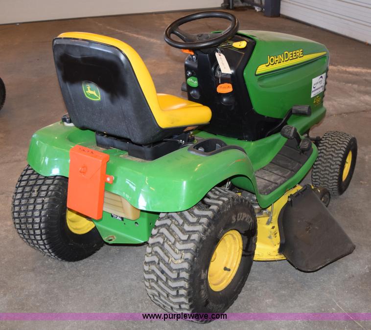 image for item K2347 2006 John Deere LT180 lawn mower