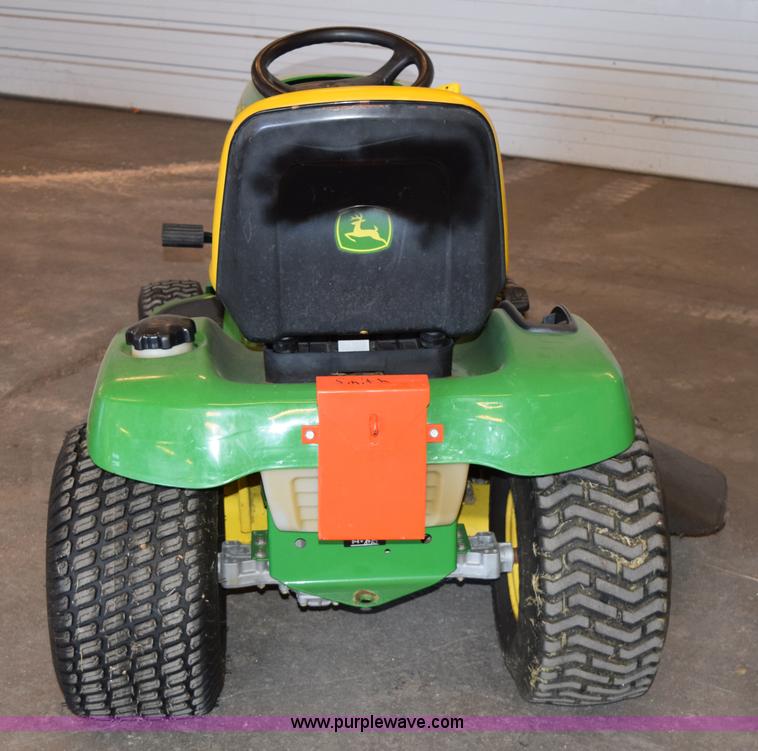 image for item K2347 2006 John Deere LT180 lawn mower