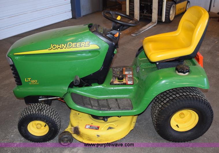 image for item K2347 2006 John Deere LT180 lawn mower