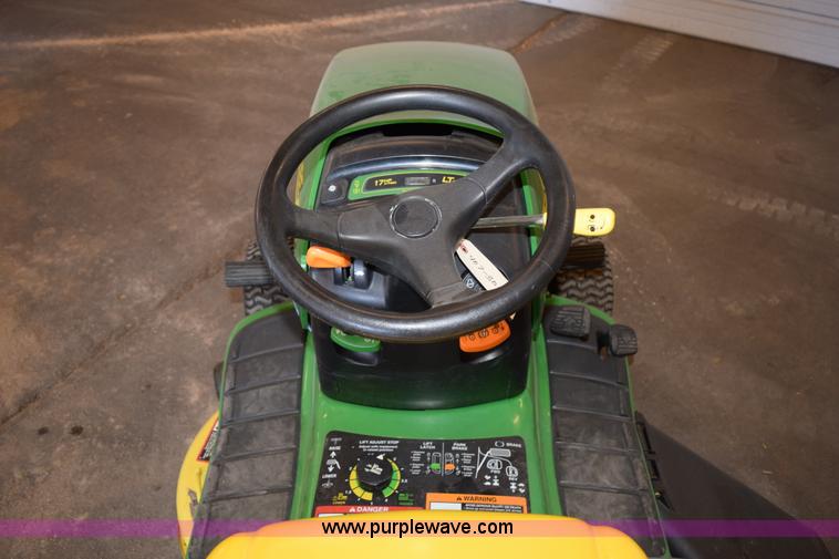 image for item K2347 2006 John Deere LT180 lawn mower