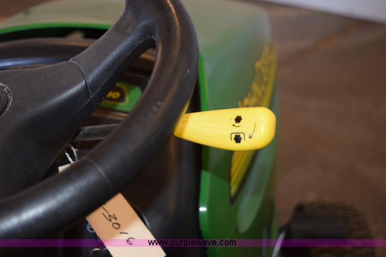image for item K2347 2006 John Deere LT180 lawn mower