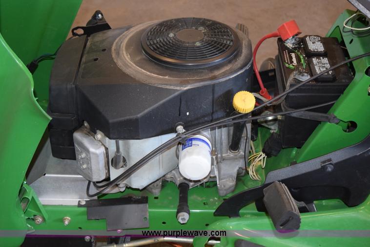 image for item K2347 2006 John Deere LT180 lawn mower