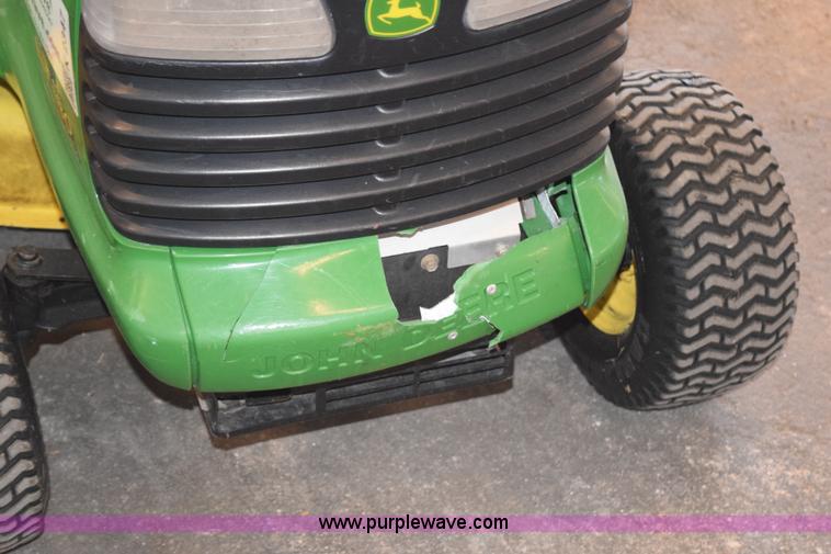 image for item K2347 2006 John Deere LT180 lawn mower
