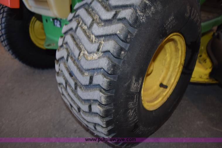 image for item K2347 2006 John Deere LT180 lawn mower