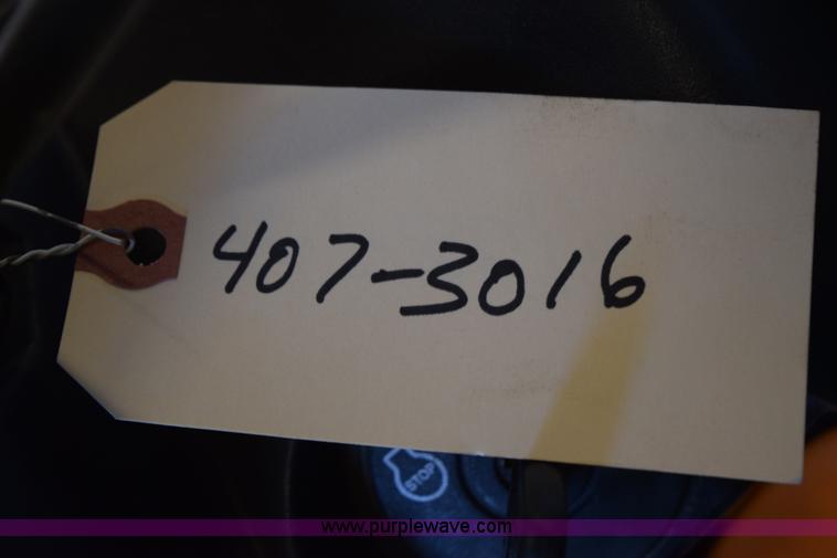 image for item K2347 2006 John Deere LT180 lawn mower