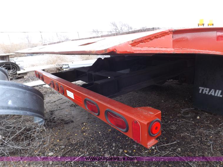 image for item K3223 2006 Trail-Eze TE401 equipment trailer