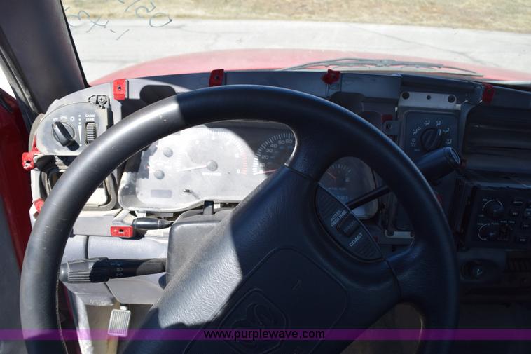 image for item K8783 2001 Dodge Ram 1500 pickup truck