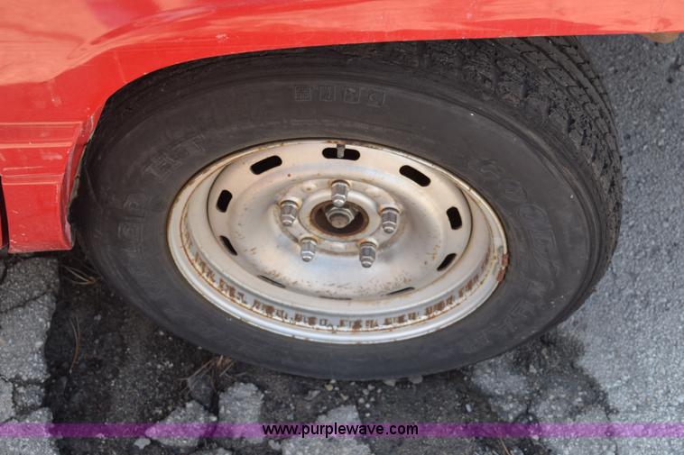 image for item K8783 2001 Dodge Ram 1500 pickup truck