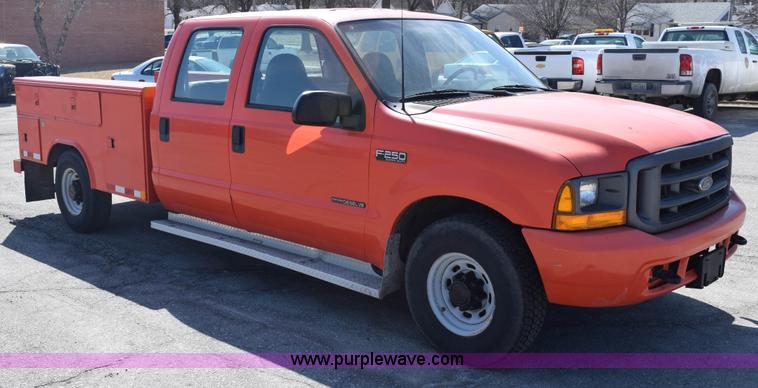 image for item K8828 2000 Ford F250 Super Duty XL Crew Cab utility truck