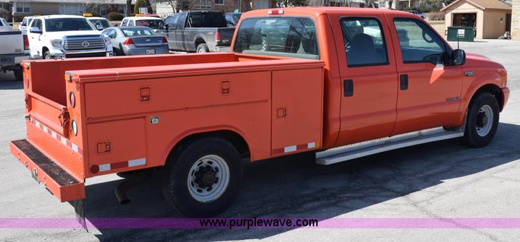 image for item K8828 2000 Ford F250 Super Duty XL Crew Cab utility truck