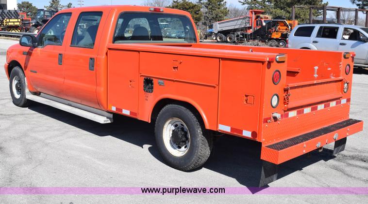 image for item K8828 2000 Ford F250 Super Duty XL Crew Cab utility truck