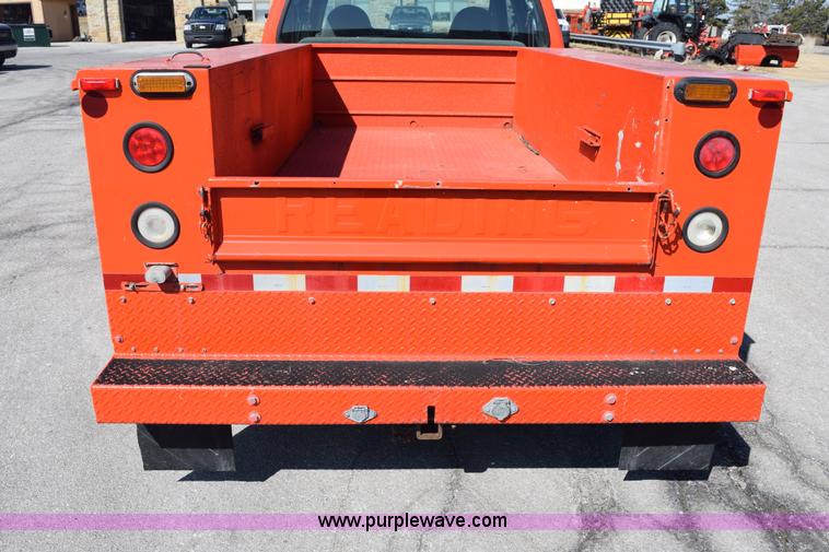 image for item K8828 2000 Ford F250 Super Duty XL Crew Cab utility truck