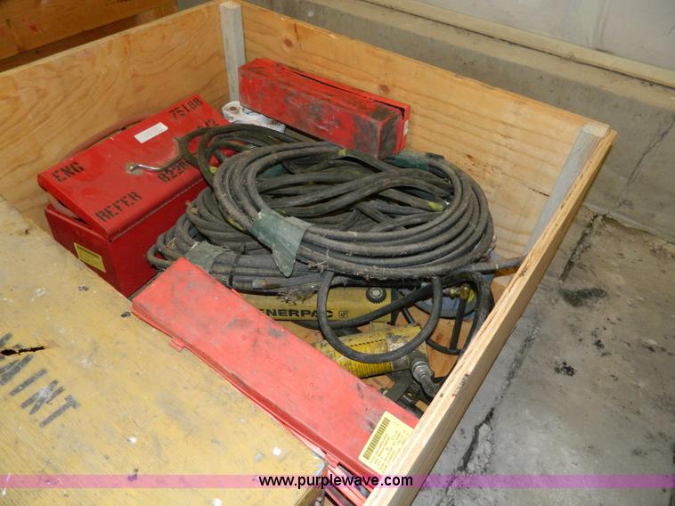 image for item AQ9323 Enerpac tools