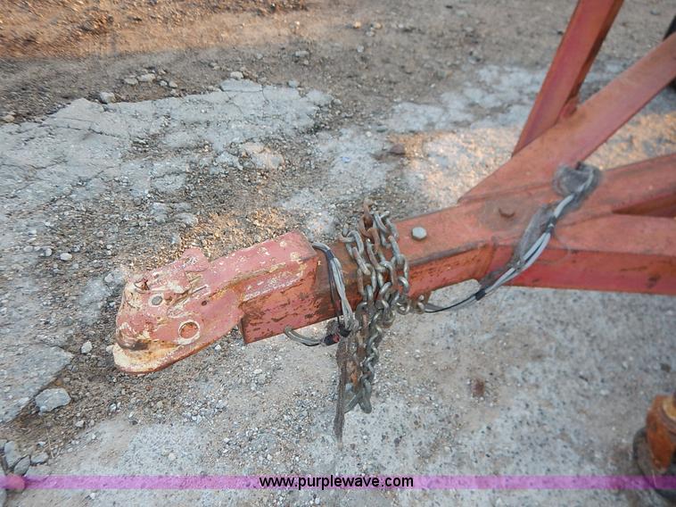 image for item AV9505 Olathe 986 wood chipper