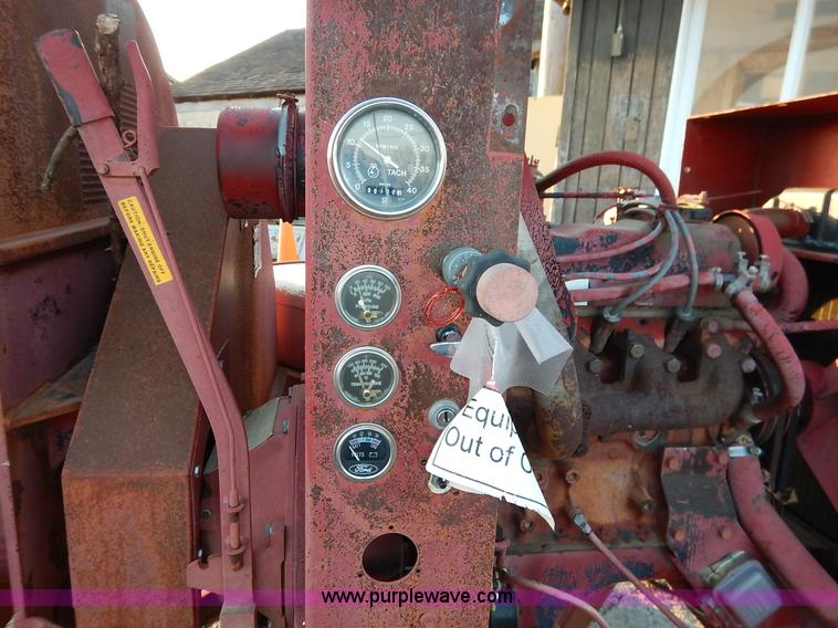 image for item AV9505 Olathe 986 wood chipper