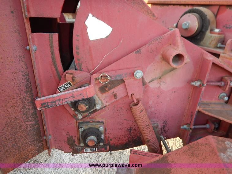 image for item AV9505 Olathe 986 wood chipper
