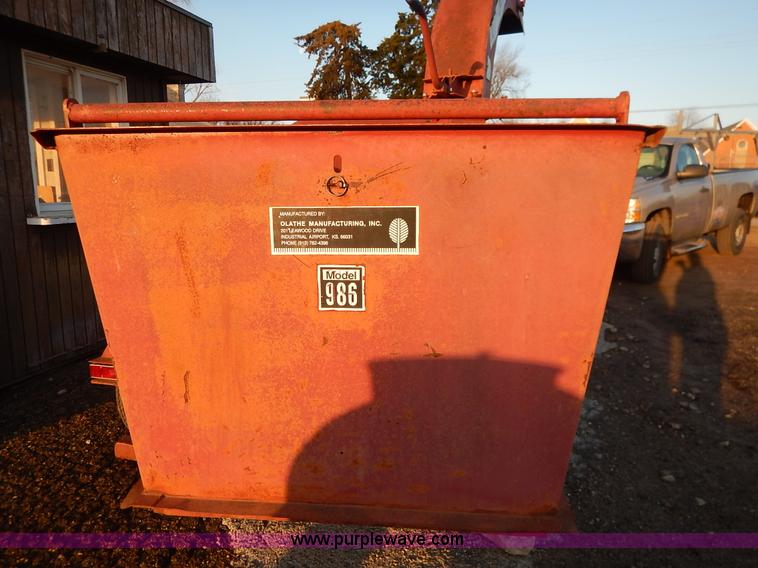 image for item AV9505 Olathe 986 wood chipper