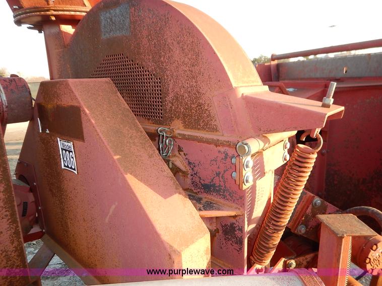 image for item AV9505 Olathe 986 wood chipper