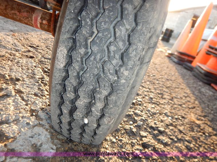 image for item AV9505 Olathe 986 wood chipper