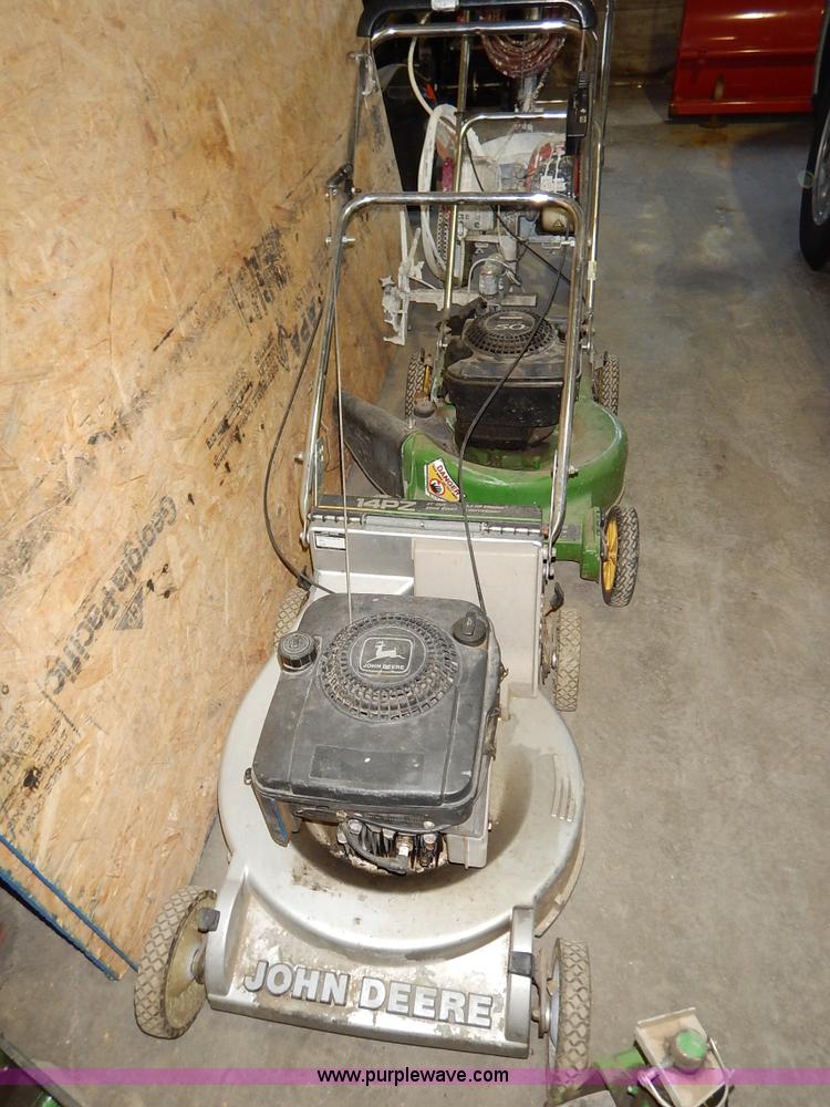 Assorted lawn equipment in Junction City, KS Item AV9506 sold