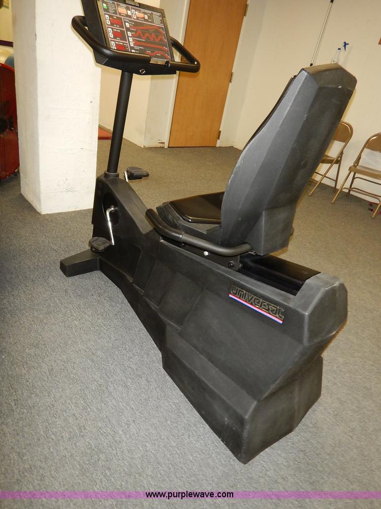 image for item AV9538 (6) assorted exercise equipment