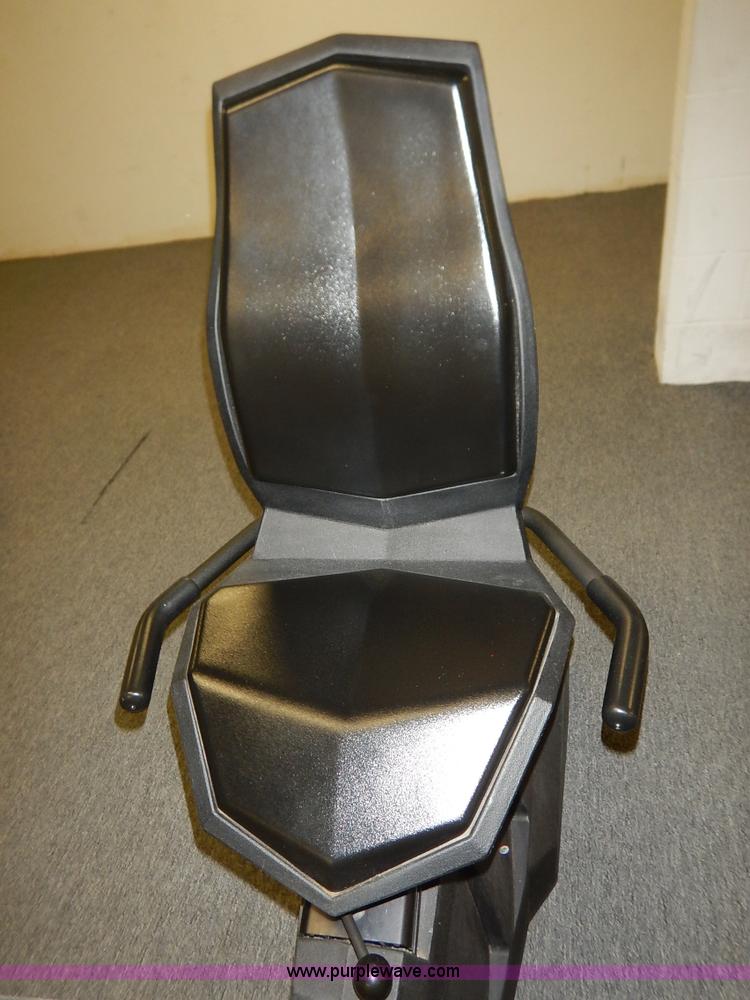 image for item AV9538 (6) assorted exercise equipment