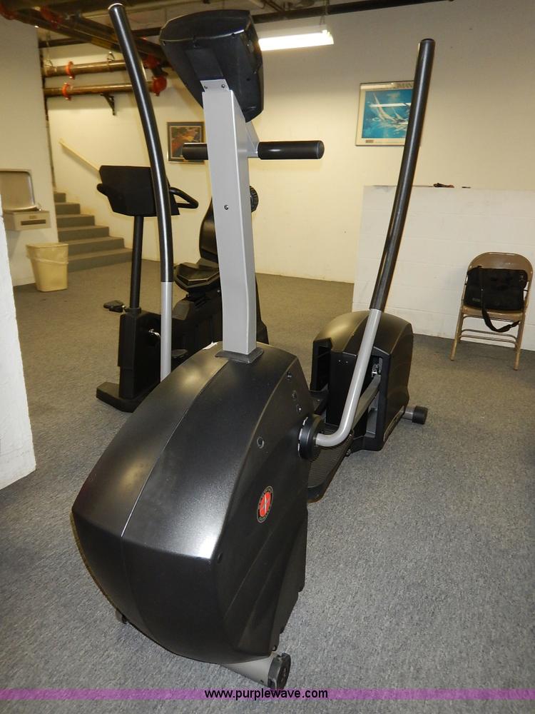 image for item AV9538 (6) assorted exercise equipment