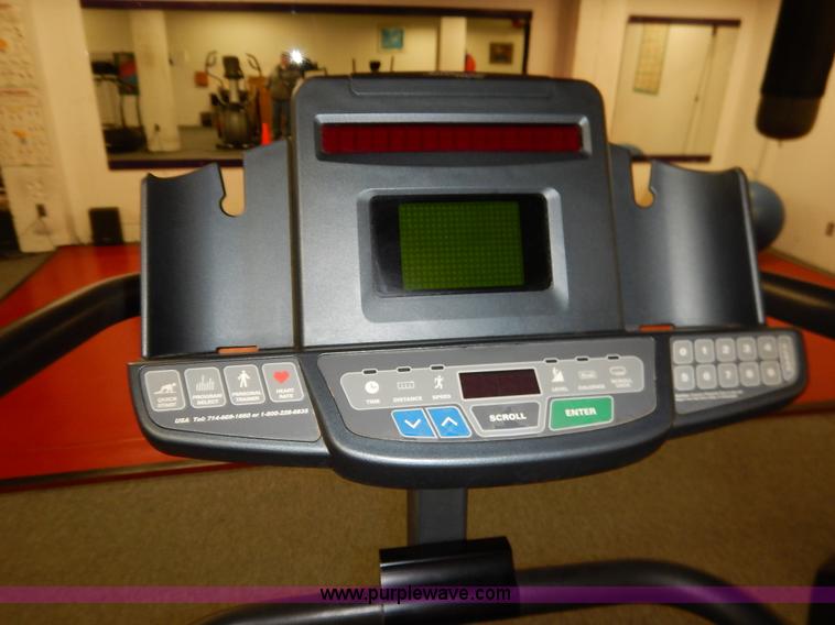 image for item AV9538 (6) assorted exercise equipment